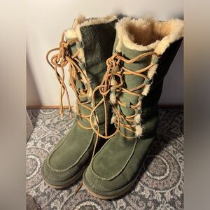 Size 9 UGGUGG lace up tall green boots